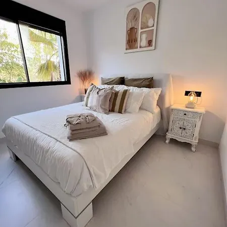 Διαμέρισμα Hills Luxury Εστεπόνα