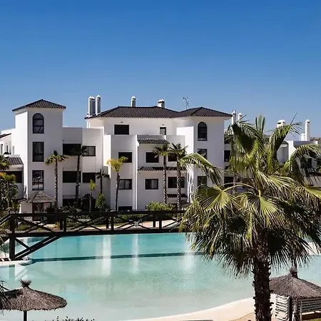 Hills Luxury Εστεπόνα