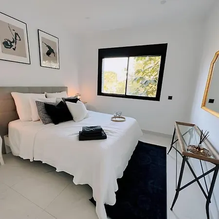 Hills Luxury Διαμέρισμα *