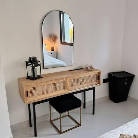 Hills Luxury * Εστεπόνα