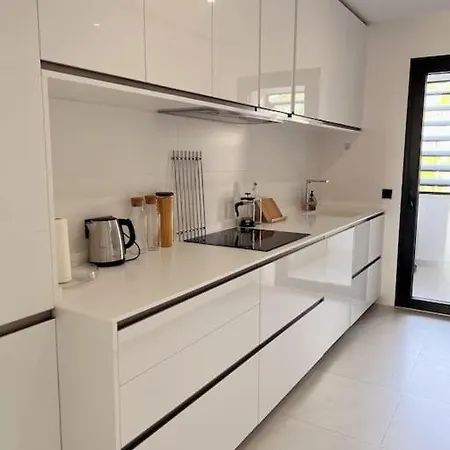 Διαμέρισμα Hills Luxury Εστεπόνα