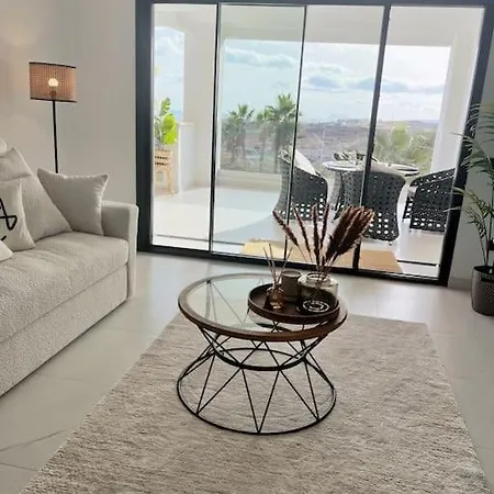 Hills Luxury Διαμέρισμα Εστεπόνα