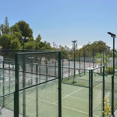 Hills Luxury Εστεπόνα