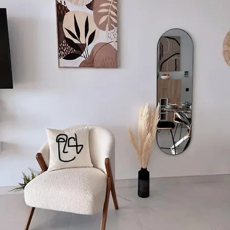 Hills Luxury * Εστεπόνα